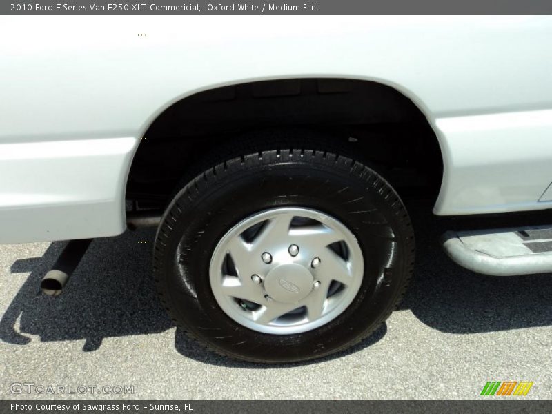 Oxford White / Medium Flint 2010 Ford E Series Van E250 XLT Commericial
