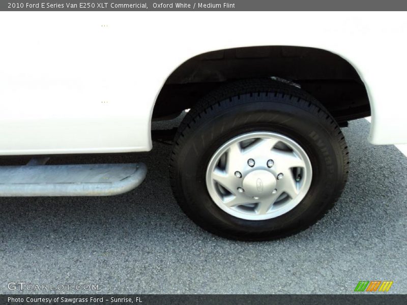 Oxford White / Medium Flint 2010 Ford E Series Van E250 XLT Commericial