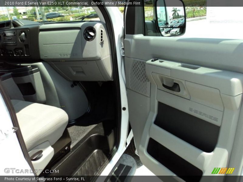 Oxford White / Medium Flint 2010 Ford E Series Van E250 XLT Commericial