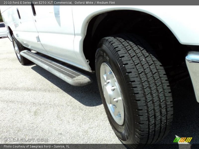 Oxford White / Medium Flint 2010 Ford E Series Van E250 XLT Commericial