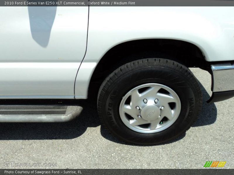 Oxford White / Medium Flint 2010 Ford E Series Van E250 XLT Commericial