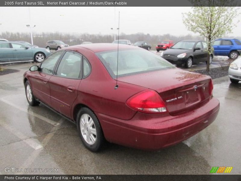 Merlot Pearl Clearcoat / Medium/Dark Pebble 2005 Ford Taurus SEL