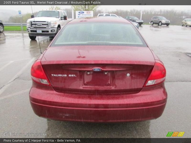 Merlot Pearl Clearcoat / Medium/Dark Pebble 2005 Ford Taurus SEL