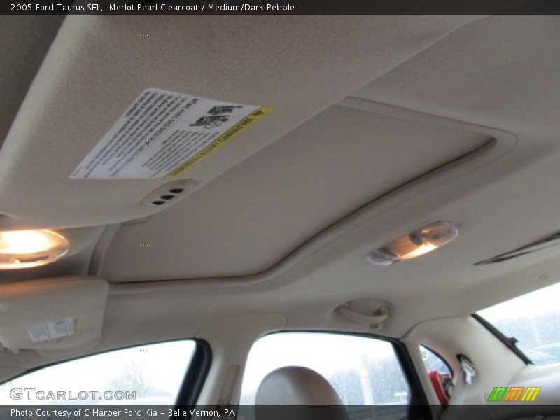 Merlot Pearl Clearcoat / Medium/Dark Pebble 2005 Ford Taurus SEL