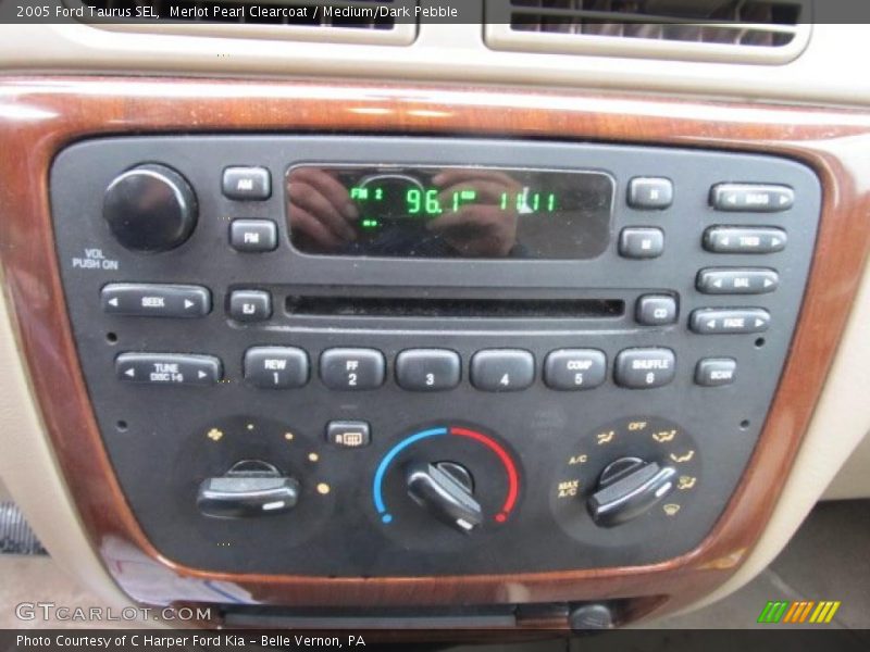 Merlot Pearl Clearcoat / Medium/Dark Pebble 2005 Ford Taurus SEL