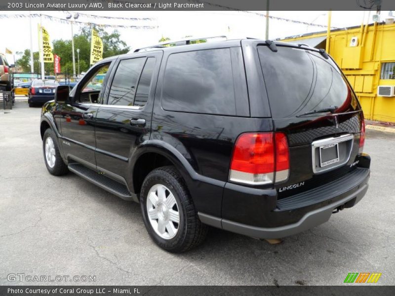 Black Clearcoat / Light Parchment 2003 Lincoln Aviator Luxury AWD