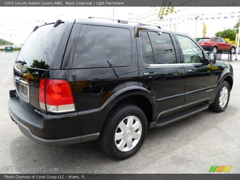 Black Clearcoat / Light Parchment 2003 Lincoln Aviator Luxury AWD