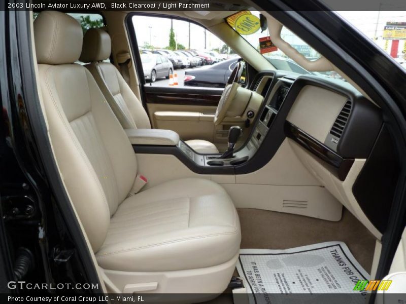 Black Clearcoat / Light Parchment 2003 Lincoln Aviator Luxury AWD