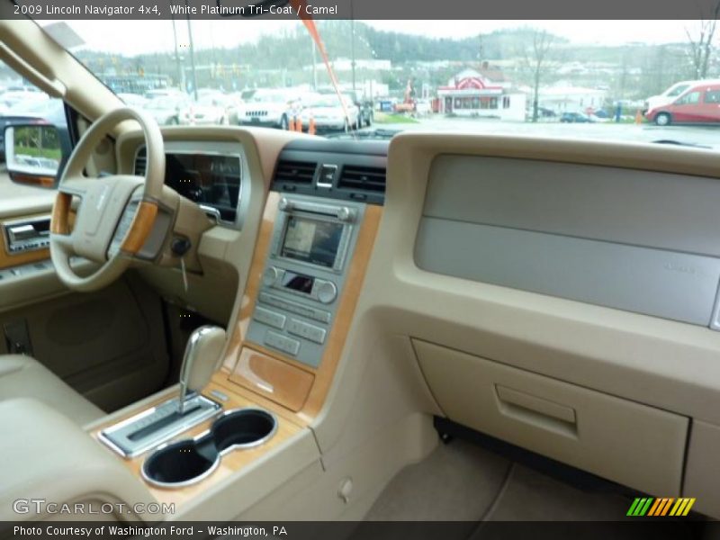  2009 Navigator 4x4 Camel Interior
