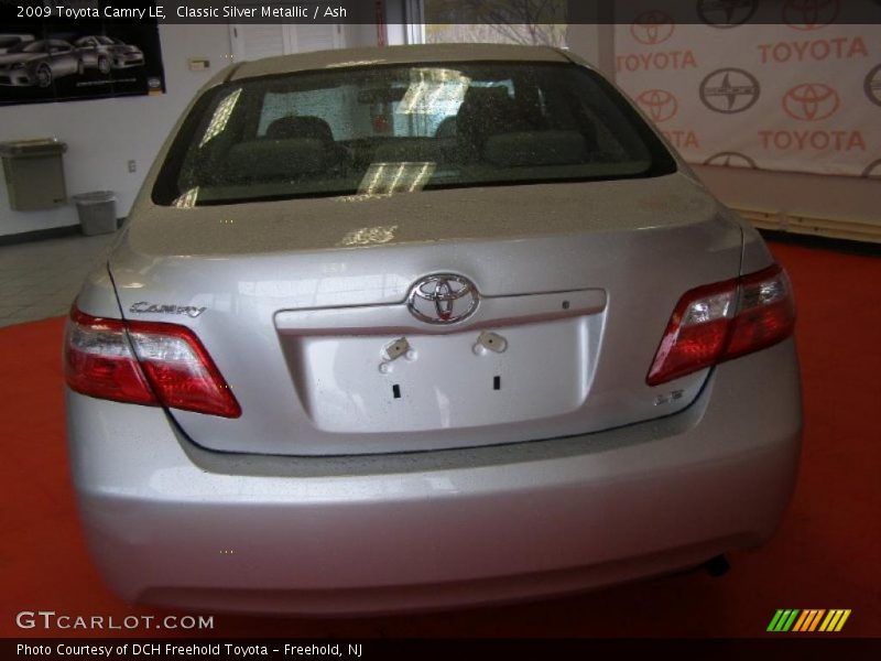 Classic Silver Metallic / Ash 2009 Toyota Camry LE