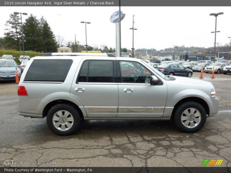 Ingot Silver Metallic / Charcoal Black 2010 Lincoln Navigator 4x4