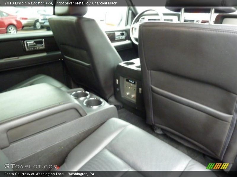 Ingot Silver Metallic / Charcoal Black 2010 Lincoln Navigator 4x4
