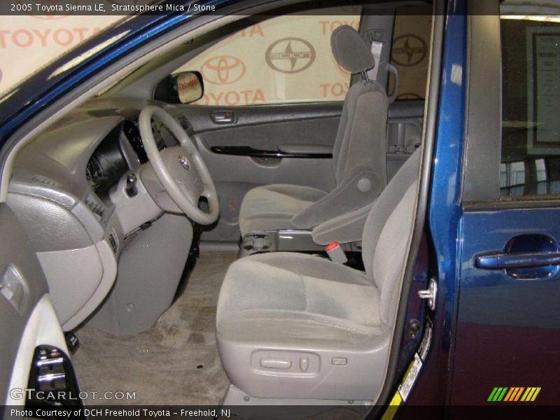 Stratosphere Mica / Stone 2005 Toyota Sienna LE