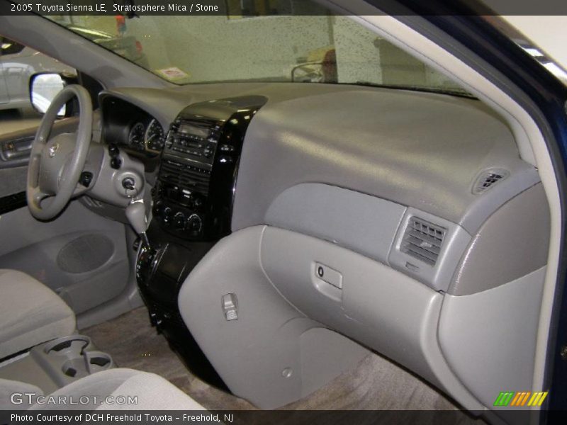 Stratosphere Mica / Stone 2005 Toyota Sienna LE