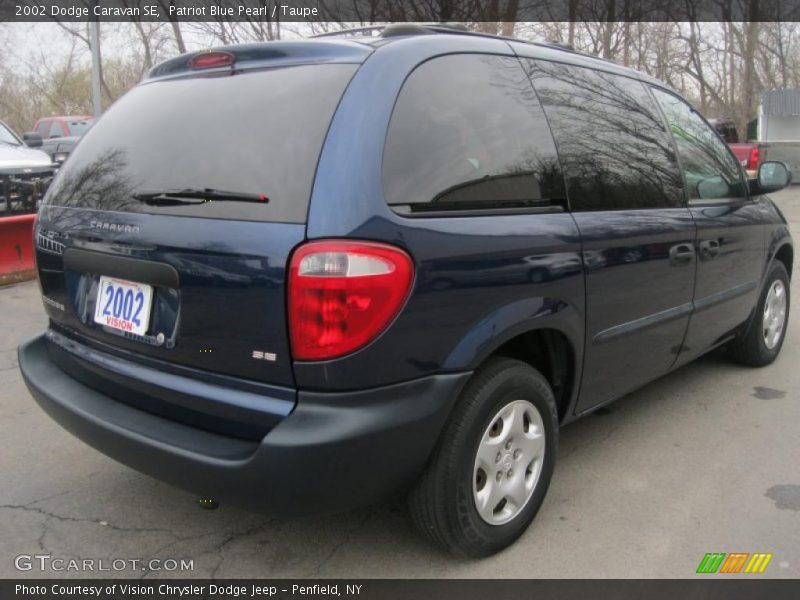 Patriot Blue Pearl / Taupe 2002 Dodge Caravan SE