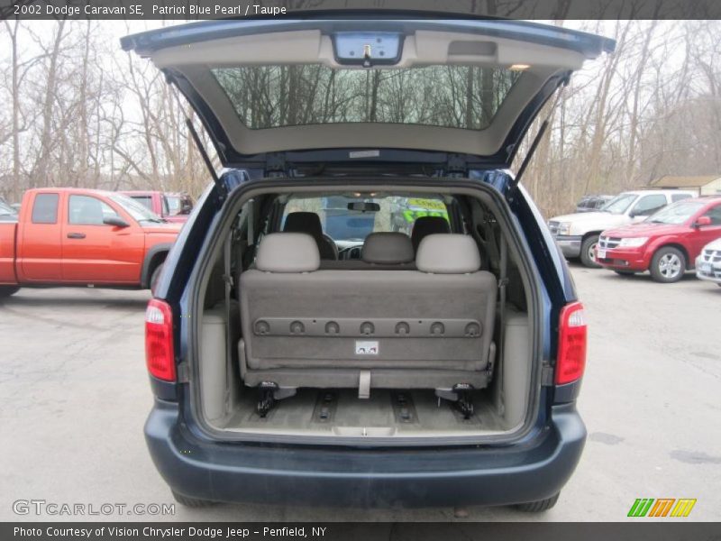 Patriot Blue Pearl / Taupe 2002 Dodge Caravan SE