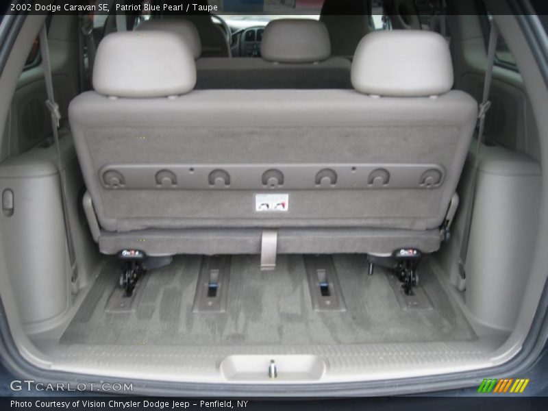 Patriot Blue Pearl / Taupe 2002 Dodge Caravan SE