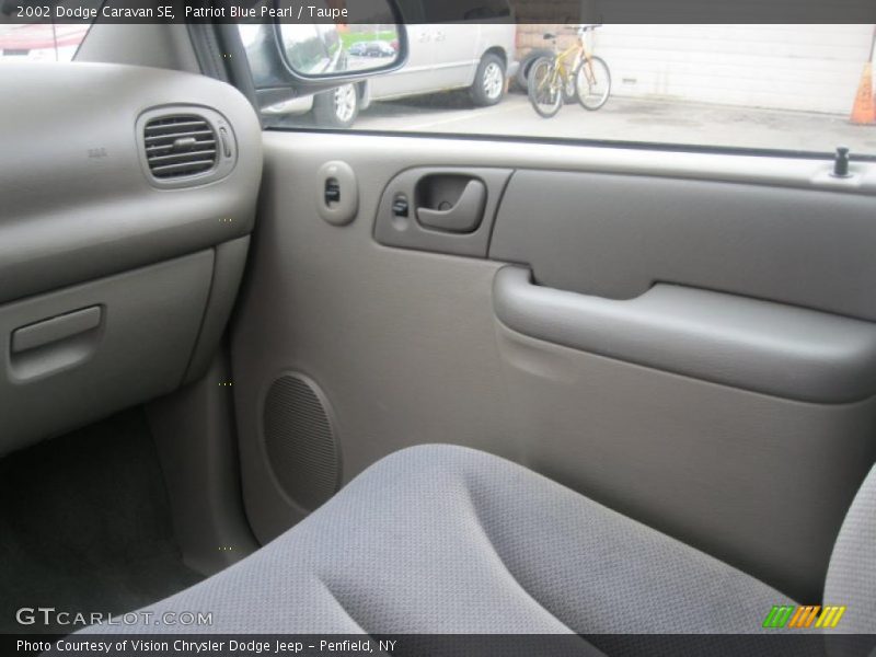 Patriot Blue Pearl / Taupe 2002 Dodge Caravan SE