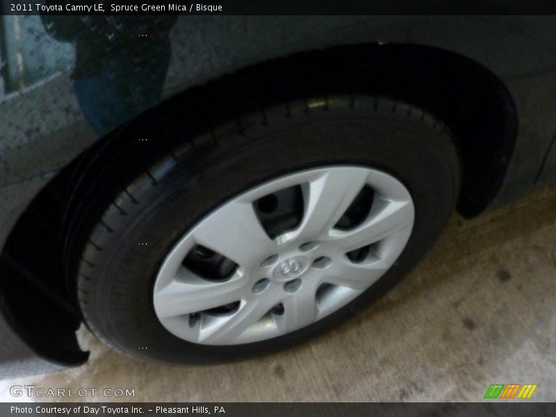 Spruce Green Mica / Bisque 2011 Toyota Camry LE