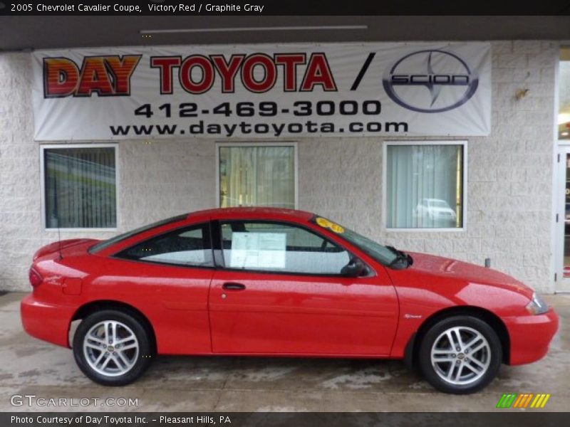 Victory Red / Graphite Gray 2005 Chevrolet Cavalier Coupe
