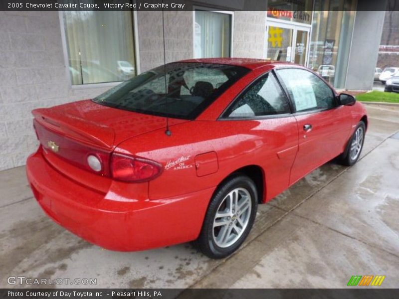 Victory Red / Graphite Gray 2005 Chevrolet Cavalier Coupe