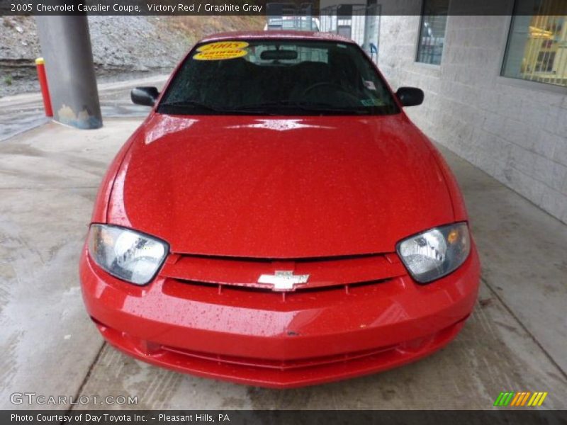 Victory Red / Graphite Gray 2005 Chevrolet Cavalier Coupe