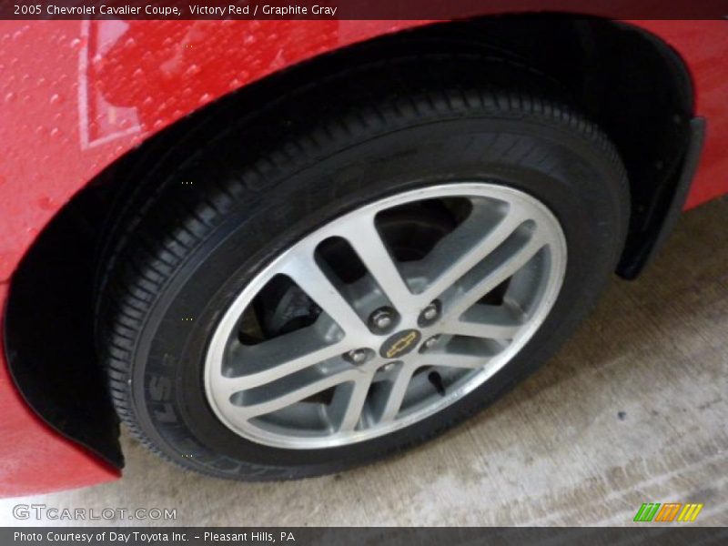 Victory Red / Graphite Gray 2005 Chevrolet Cavalier Coupe