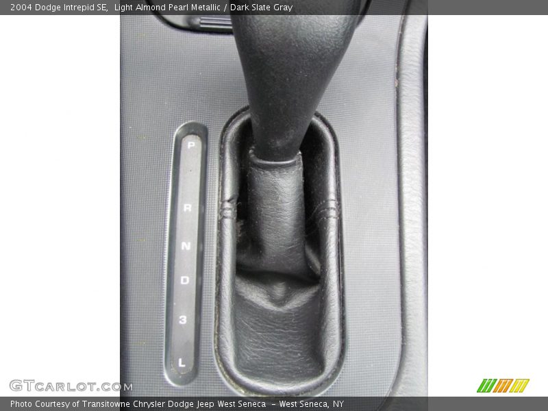 Light Almond Pearl Metallic / Dark Slate Gray 2004 Dodge Intrepid SE