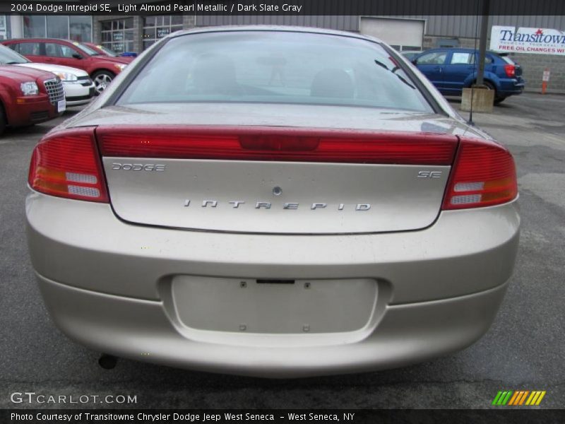Light Almond Pearl Metallic / Dark Slate Gray 2004 Dodge Intrepid SE