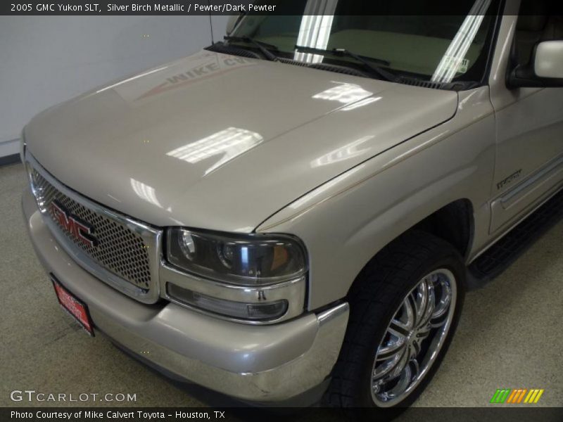 Silver Birch Metallic / Pewter/Dark Pewter 2005 GMC Yukon SLT