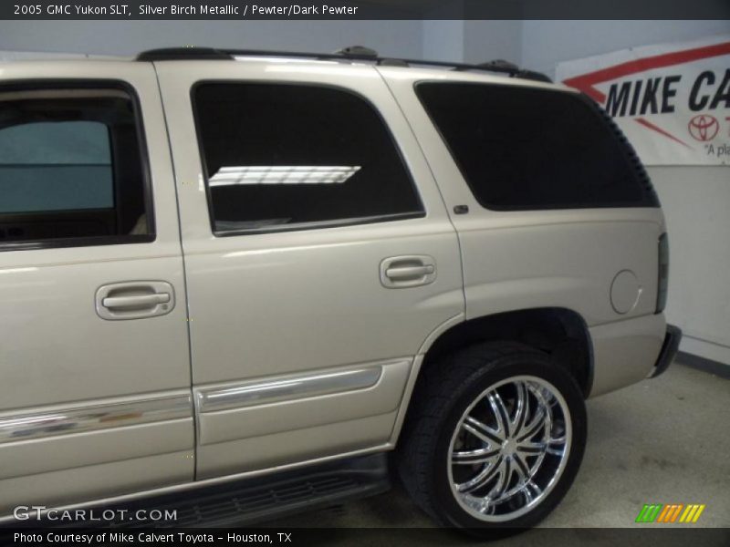 Silver Birch Metallic / Pewter/Dark Pewter 2005 GMC Yukon SLT