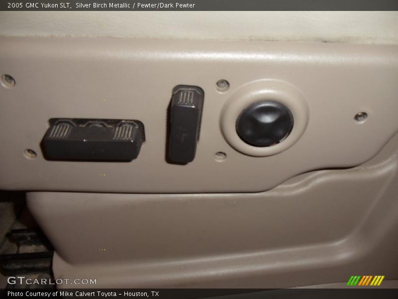 Silver Birch Metallic / Pewter/Dark Pewter 2005 GMC Yukon SLT