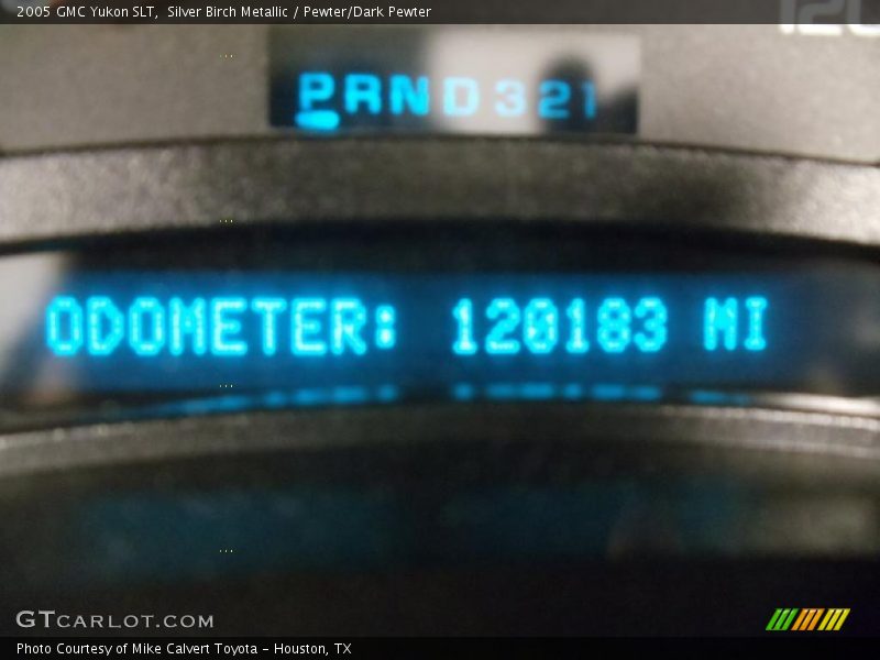 Silver Birch Metallic / Pewter/Dark Pewter 2005 GMC Yukon SLT