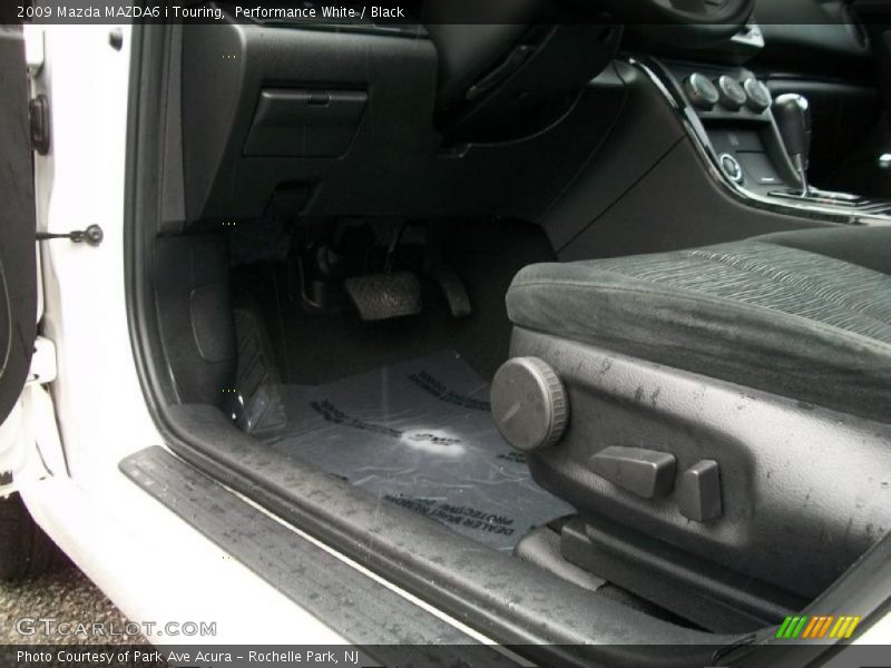 Performance White / Black 2009 Mazda MAZDA6 i Touring