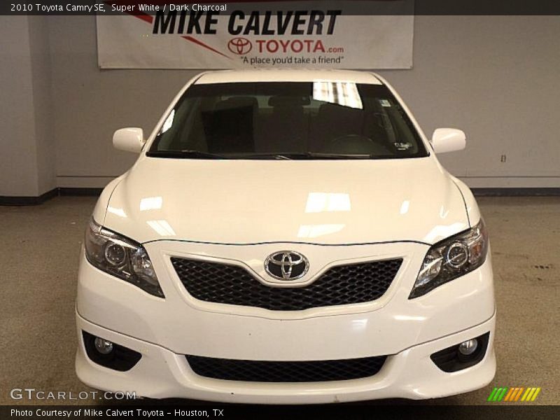 Super White / Dark Charcoal 2010 Toyota Camry SE