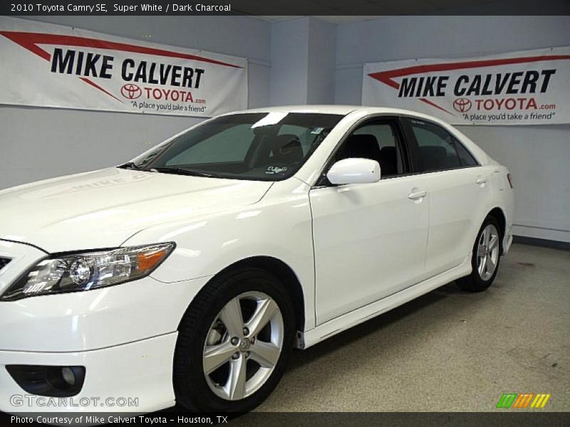Super White / Dark Charcoal 2010 Toyota Camry SE