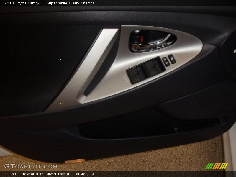 Super White / Dark Charcoal 2010 Toyota Camry SE