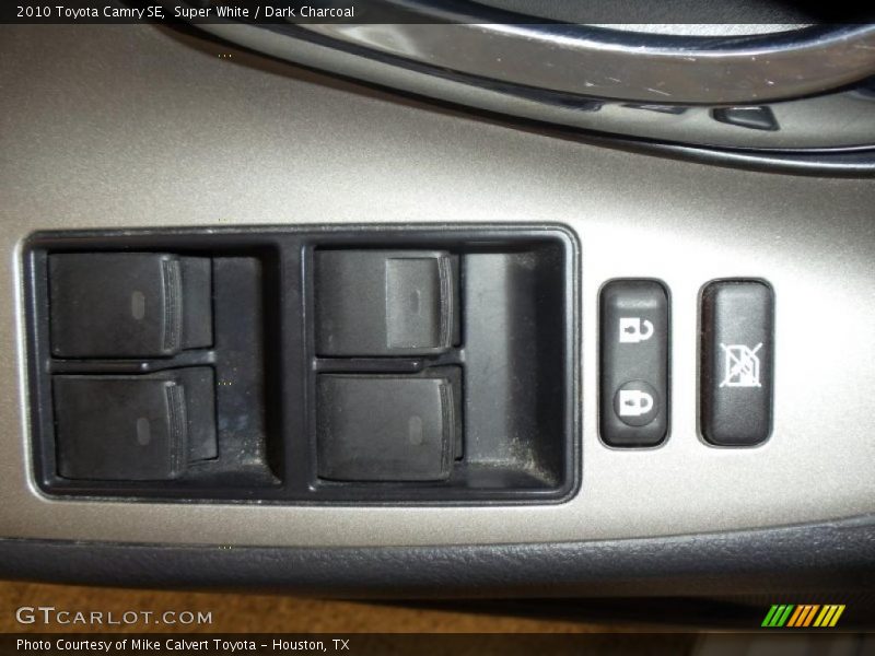 Super White / Dark Charcoal 2010 Toyota Camry SE
