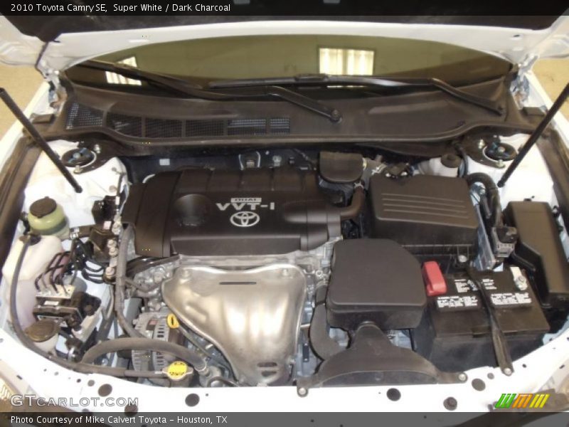 Super White / Dark Charcoal 2010 Toyota Camry SE