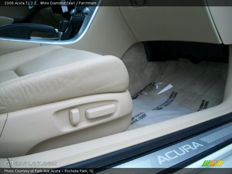White Diamond Pearl / Parchment 2008 Acura TL 3.2