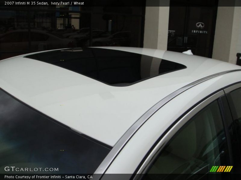 Sunroof of 2007 M 35 Sedan