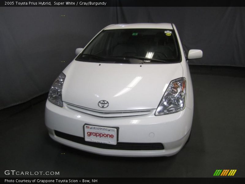 Super White / Gray/Burgundy 2005 Toyota Prius Hybrid