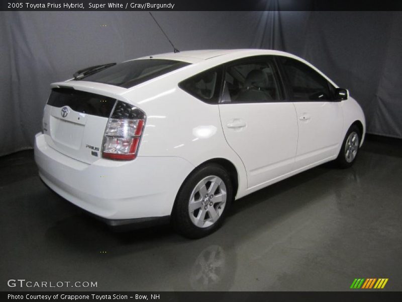 Super White / Gray/Burgundy 2005 Toyota Prius Hybrid