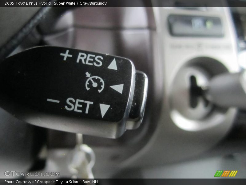 Super White / Gray/Burgundy 2005 Toyota Prius Hybrid