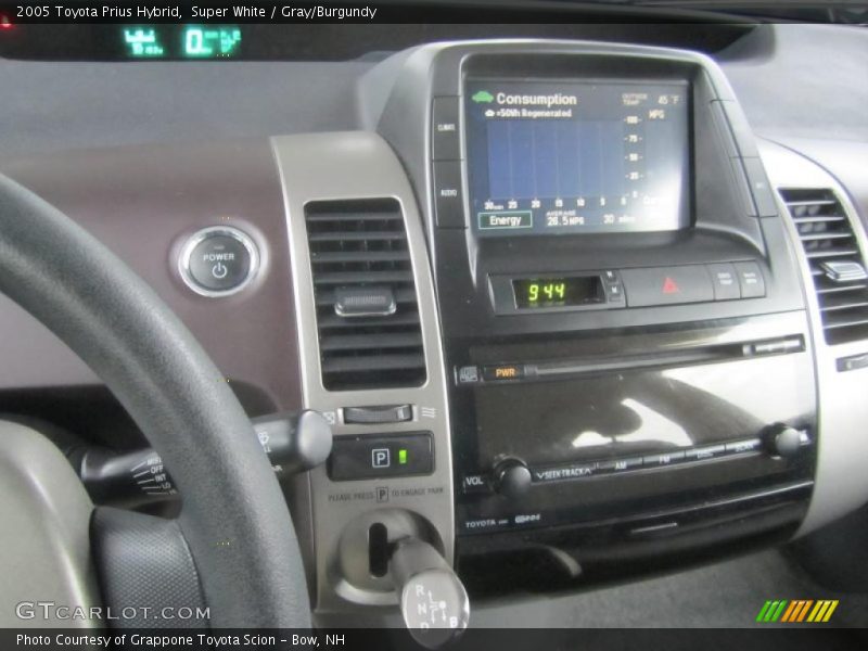 Super White / Gray/Burgundy 2005 Toyota Prius Hybrid