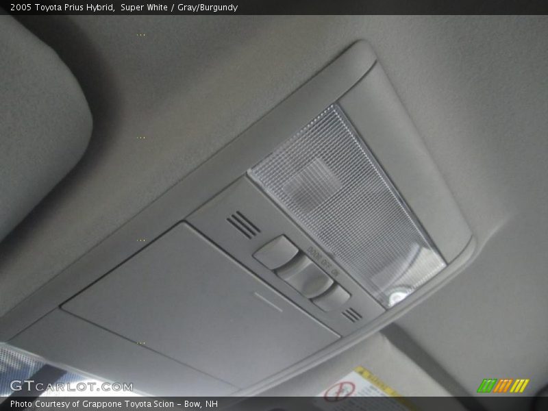 Super White / Gray/Burgundy 2005 Toyota Prius Hybrid
