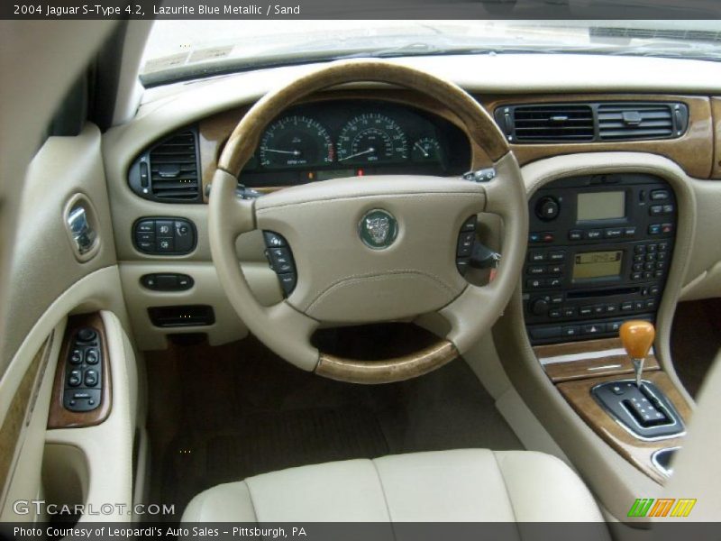 Dashboard of 2004 S-Type 4.2