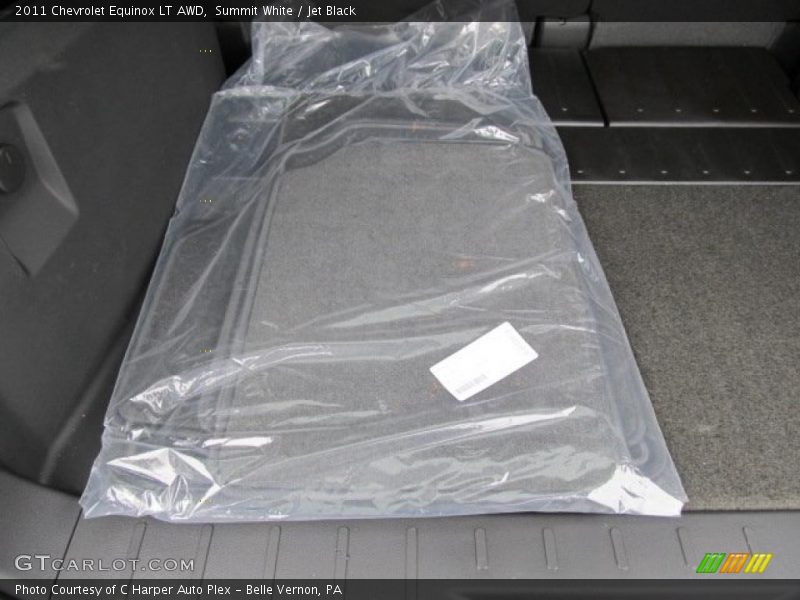 Summit White / Jet Black 2011 Chevrolet Equinox LT AWD