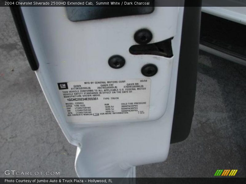 Summit White / Dark Charcoal 2004 Chevrolet Silverado 2500HD Extended Cab