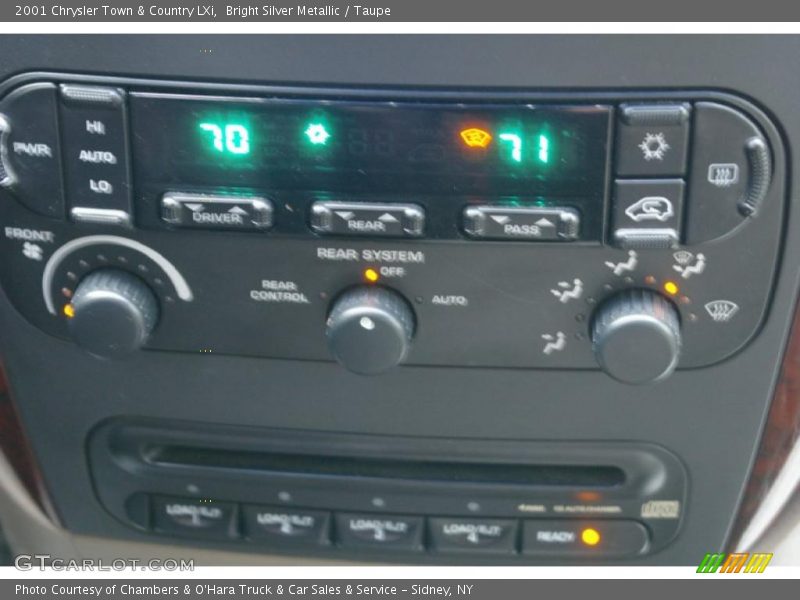 Bright Silver Metallic / Taupe 2001 Chrysler Town & Country LXi